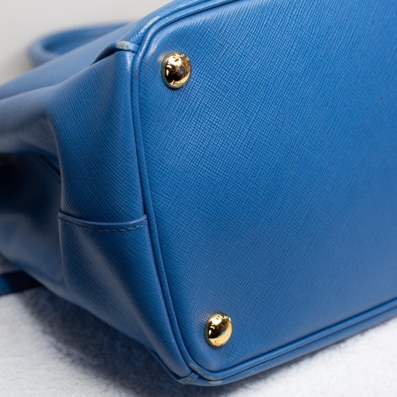 Prada Medium Saffiano Double Zip Galleria - Picture 7 of 8